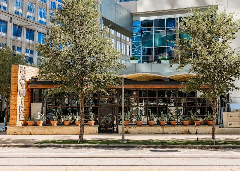 Fachada do restaurante Haywire, em Uptown Dallas